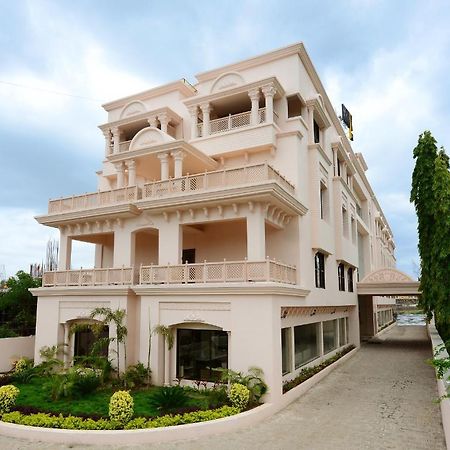 Jc Castle Hotel Shirdi Bagian luar foto