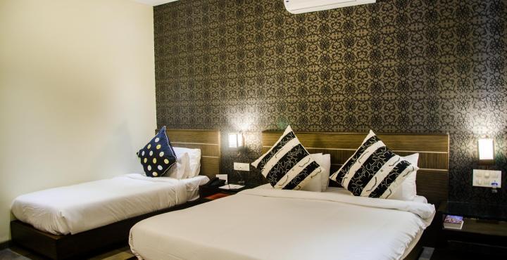 Jc Castle Hotel Shirdi Bagian luar foto