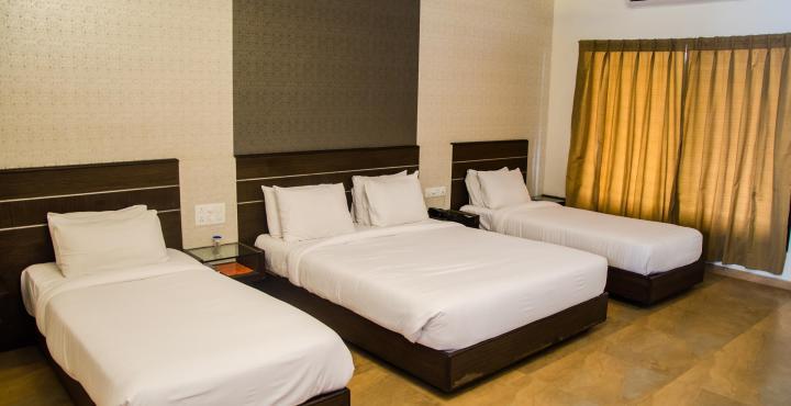 Jc Castle Hotel Shirdi Bagian luar foto