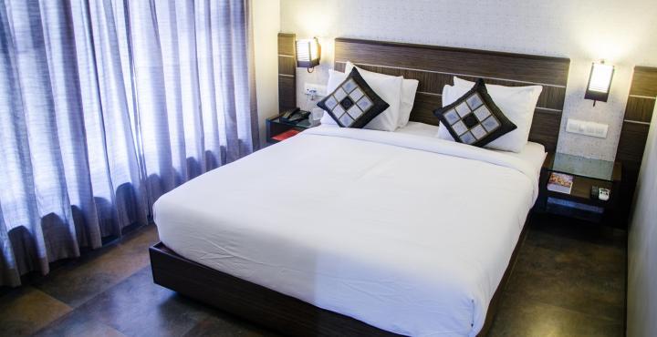 Jc Castle Hotel Shirdi Bagian luar foto