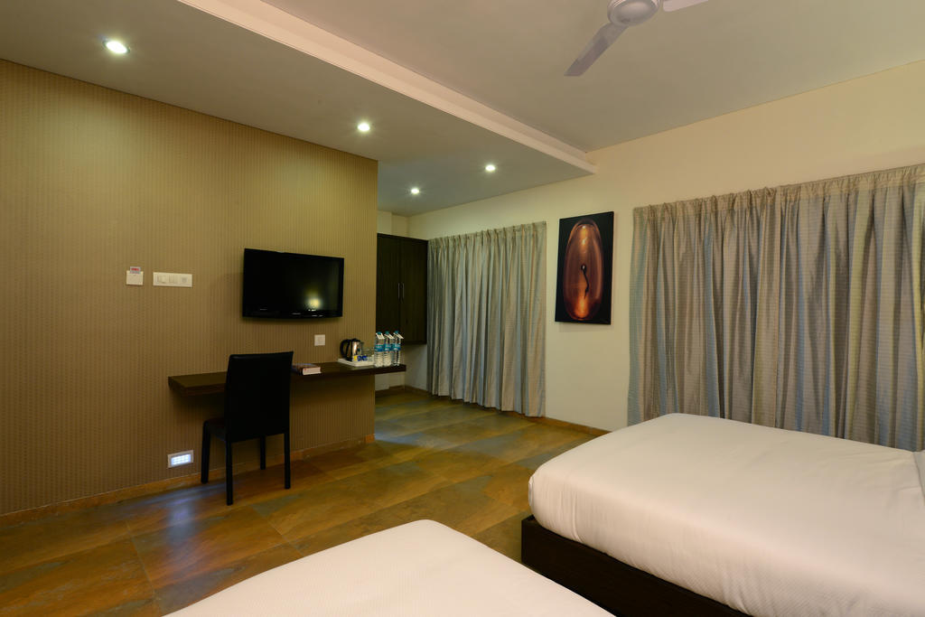 Jc Castle Hotel Shirdi Bagian luar foto