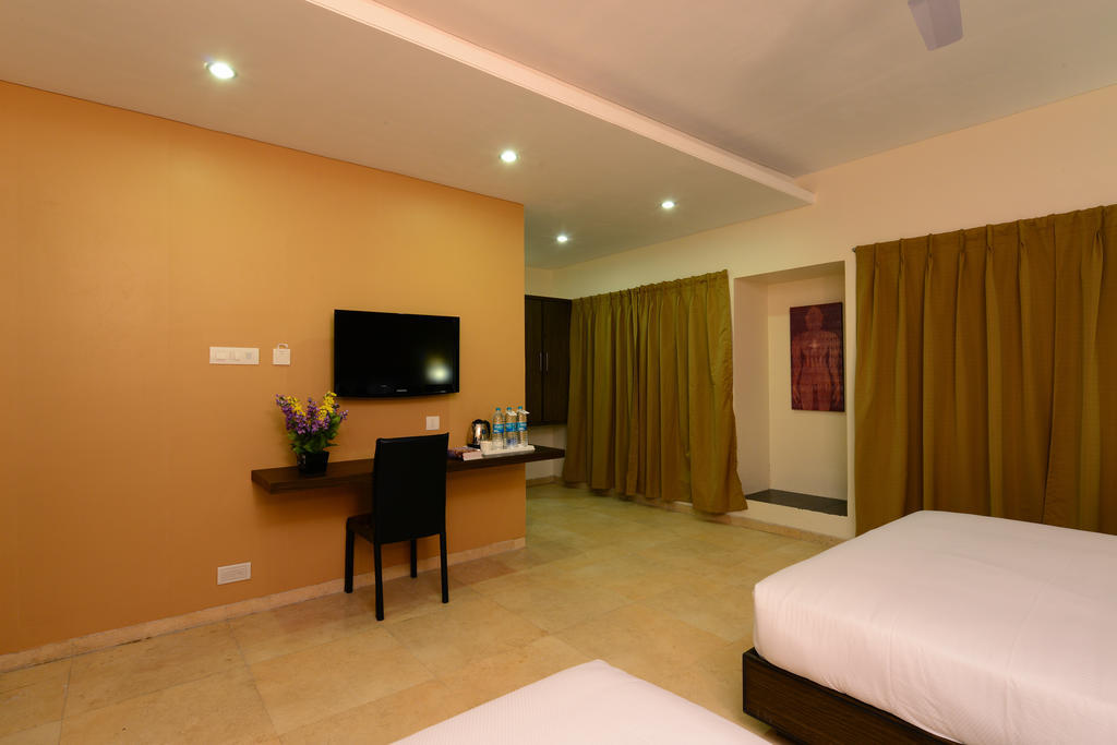 Jc Castle Hotel Shirdi Bagian luar foto