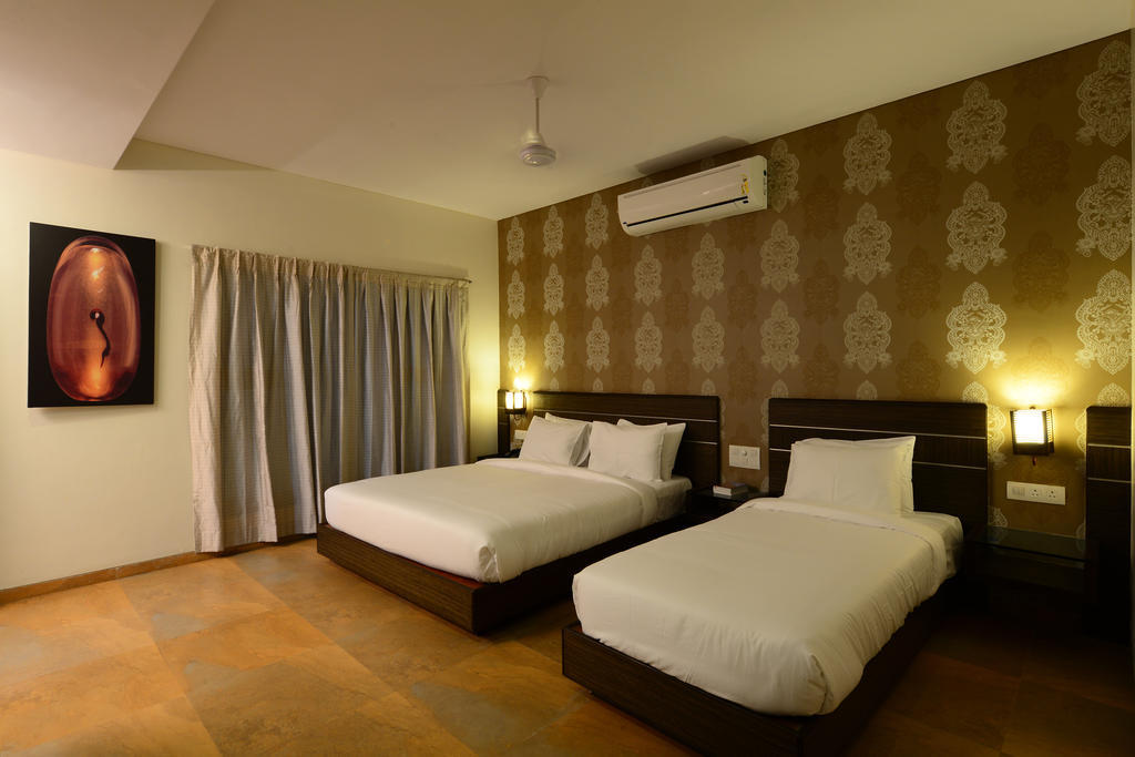 Jc Castle Hotel Shirdi Bagian luar foto