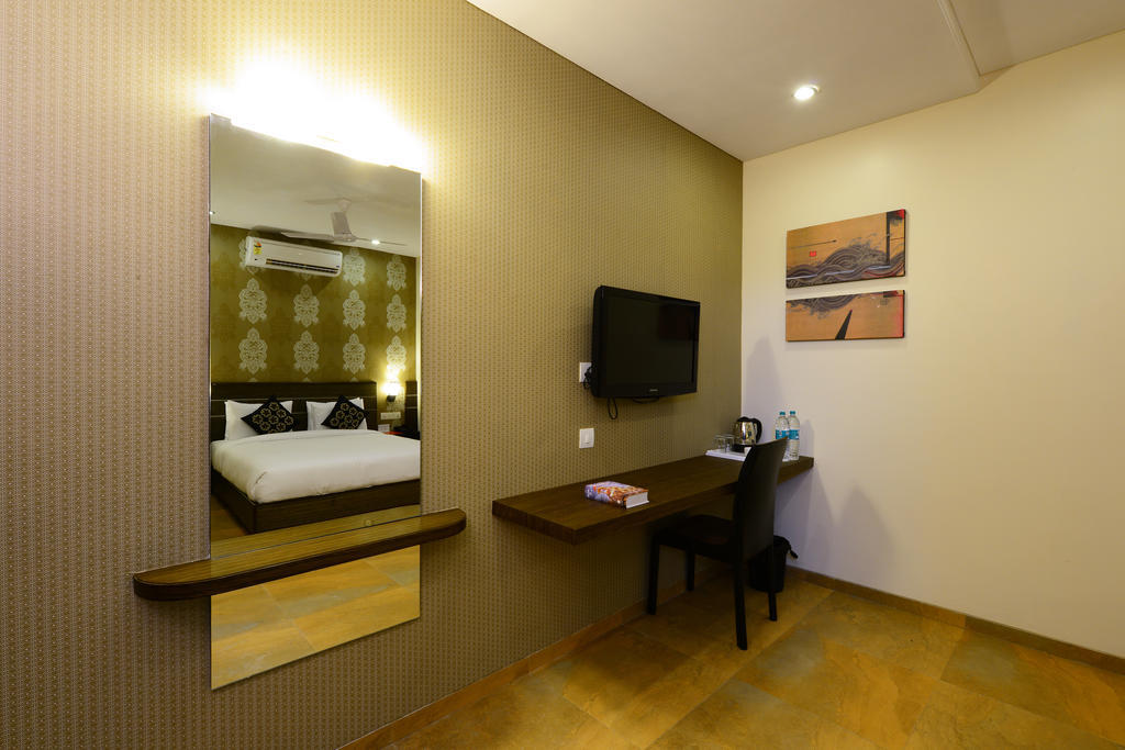 Jc Castle Hotel Shirdi Bagian luar foto