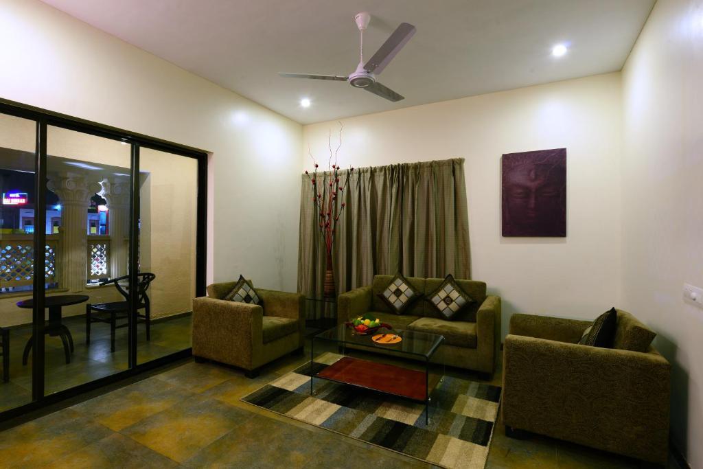 Jc Castle Hotel Shirdi Bagian luar foto