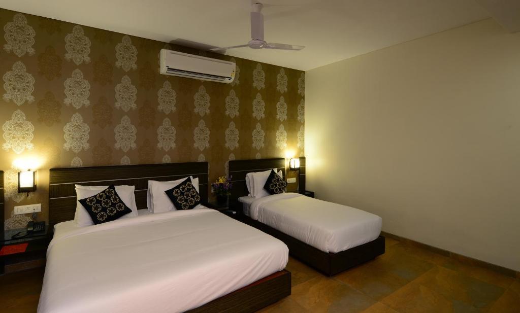 Jc Castle Hotel Shirdi Bagian luar foto