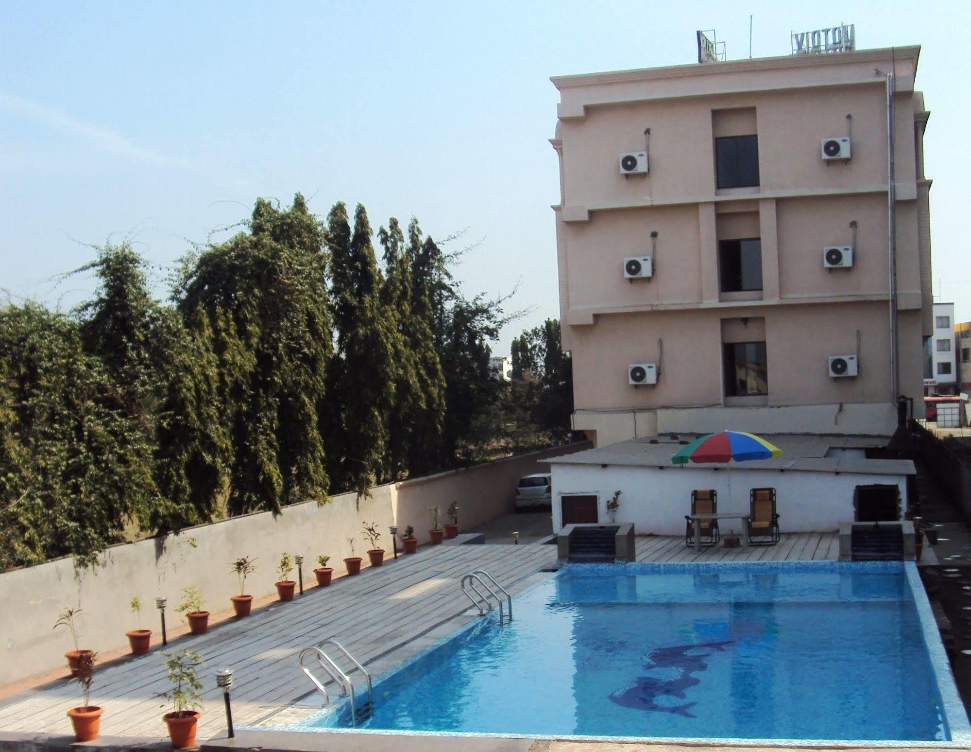 Jc Castle Hotel Shirdi Bagian luar foto