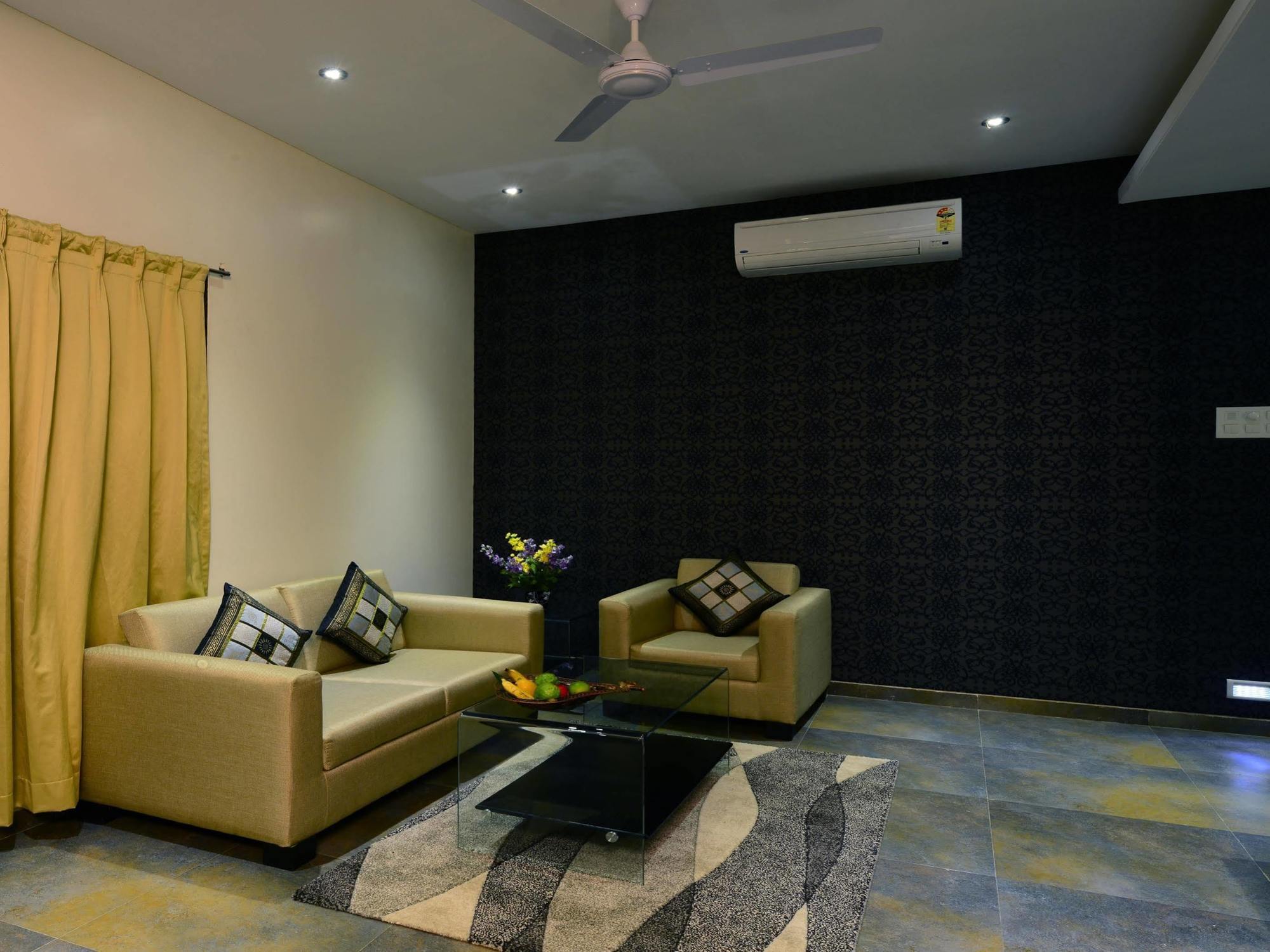 Jc Castle Hotel Shirdi Bagian luar foto