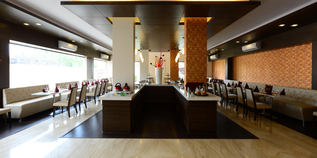 Jc Castle Hotel Shirdi Bagian luar foto